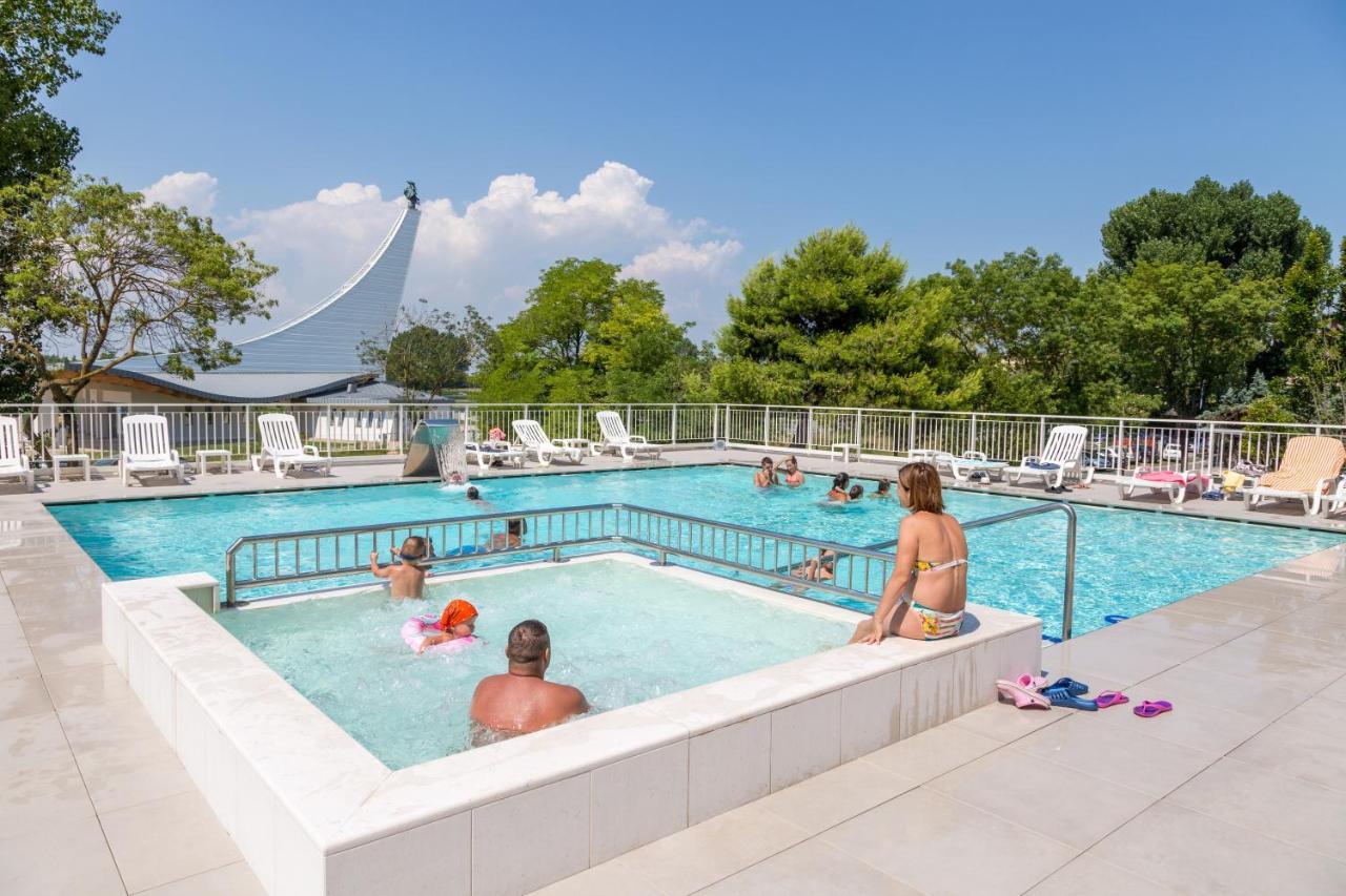 Hotel Alla Rotonda Lido di Jesolo Exterior foto